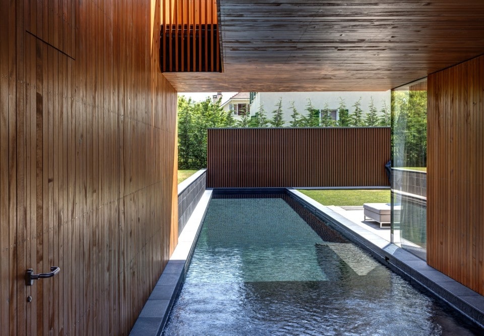 Réalisation d’une villa contemporaine avec piscine semi couverte